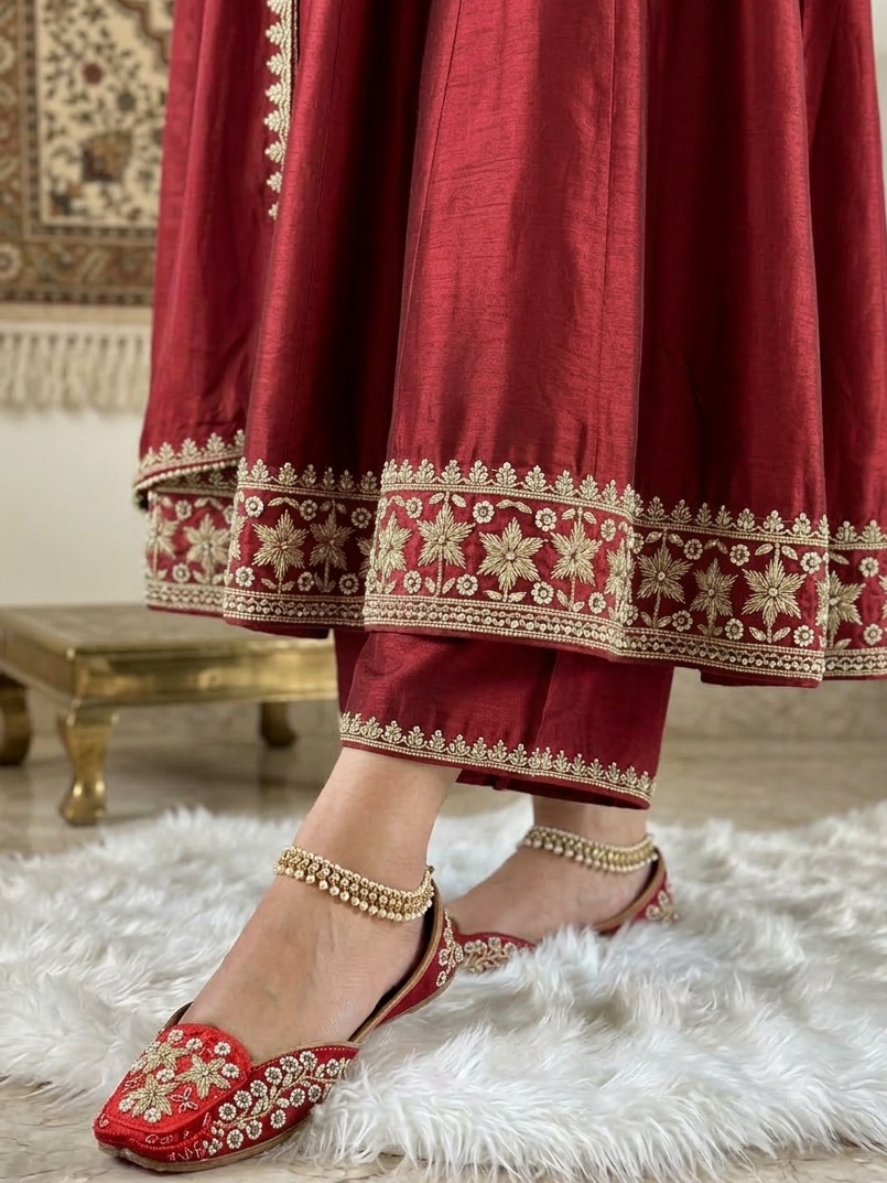 Hena jutti (red)