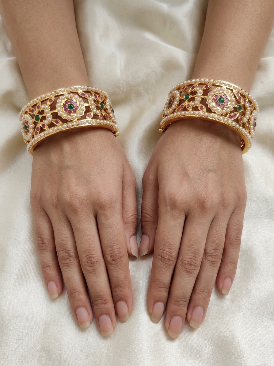Shadma bangles (Red green)